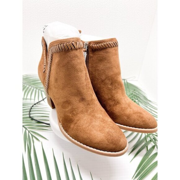 Dolce Vita DV8 Women's Brown Faux Suede Heeled Ankle Bootie Size 7.5 NWOB - Picture 1 of 11